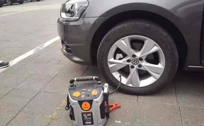 金州区汽车搭电案例